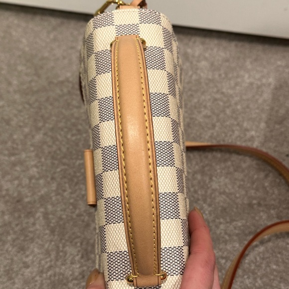 Louis Vuitton Croisette Bag in Damier Azul - Picture 5 of 12